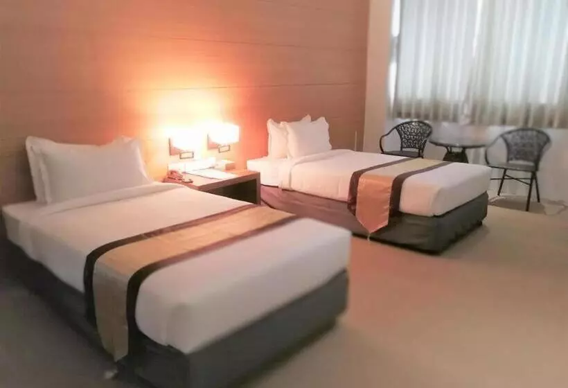 Retkeilymaja Yama Hotel & Rooftop Bar