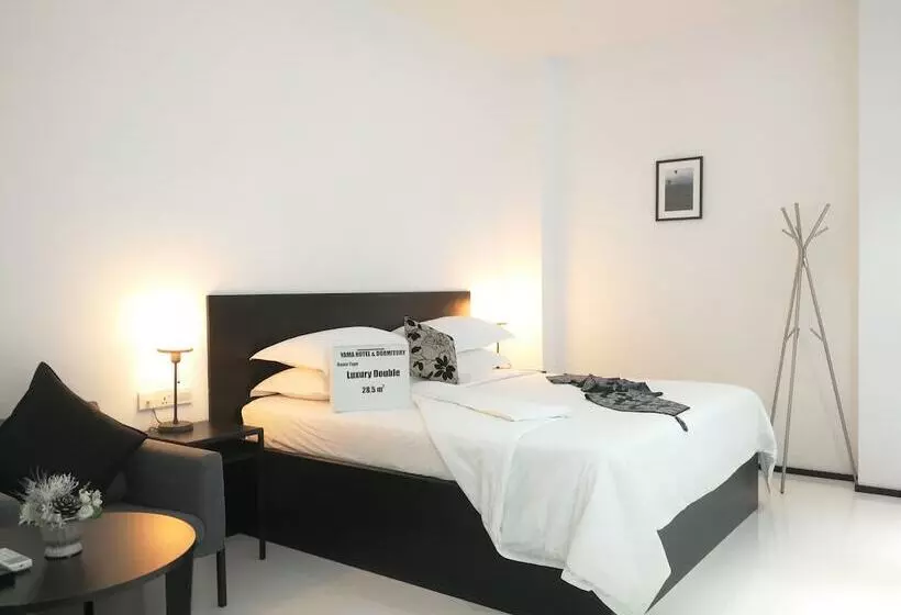 Retkeilymaja Yama Hotel & Rooftop Bar