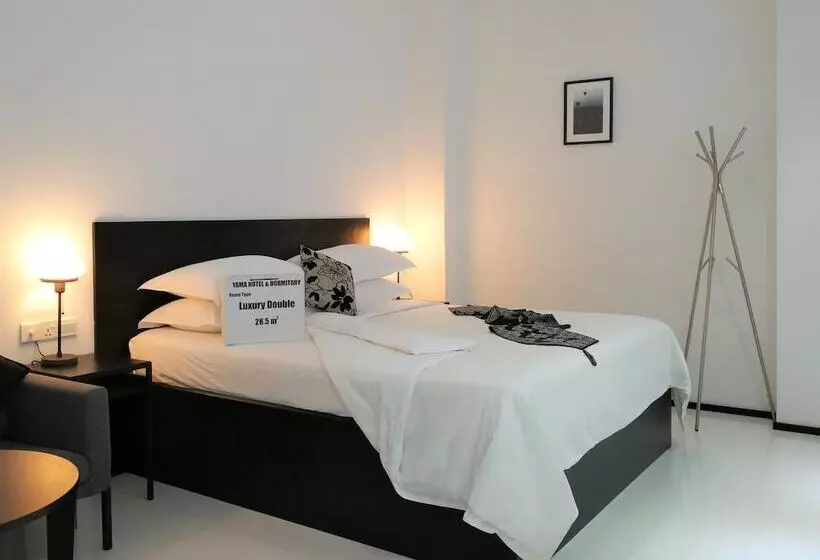 Retkeilymaja Yama Hotel & Rooftop Bar