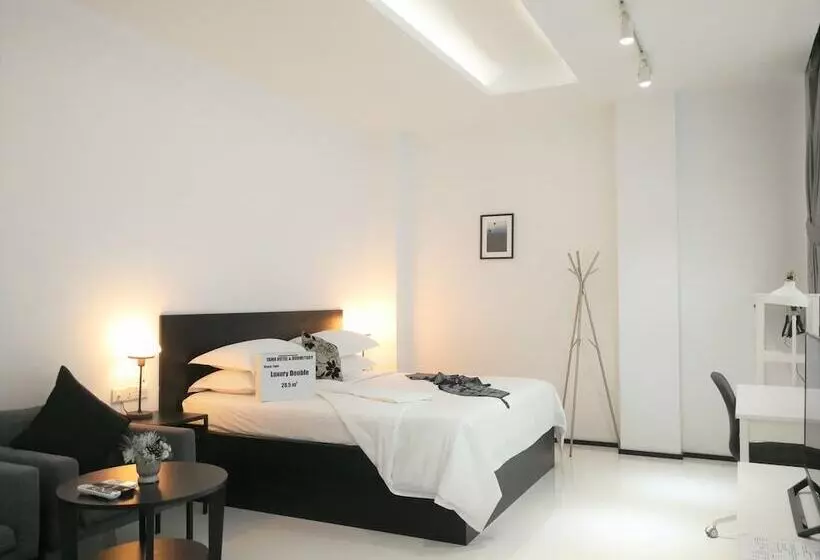 Retkeilymaja Yama Hotel & Rooftop Bar