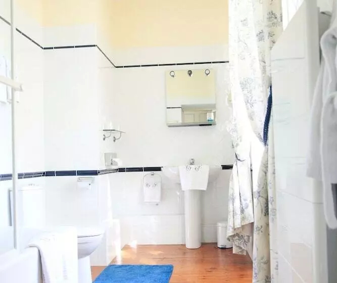 Aamiaismajoitus (B&B) Chateau Sénailhac