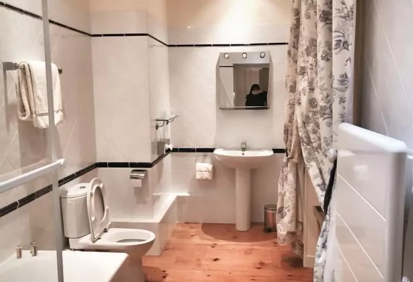 Aamiaismajoitus (B&B) Chateau Sénailhac