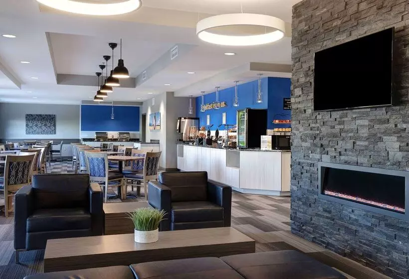 ホテル Days Inn & Suites By Wyndham Warman