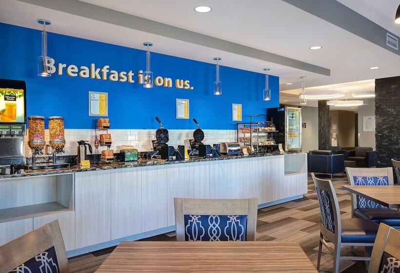 酒店 Days Inn & Suites By Wyndham Warman