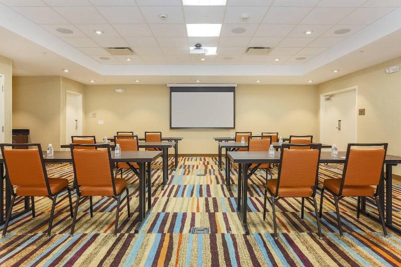Otel Fairfield Inn & Suites By Marriott Decatur At Decatur Conference Center
