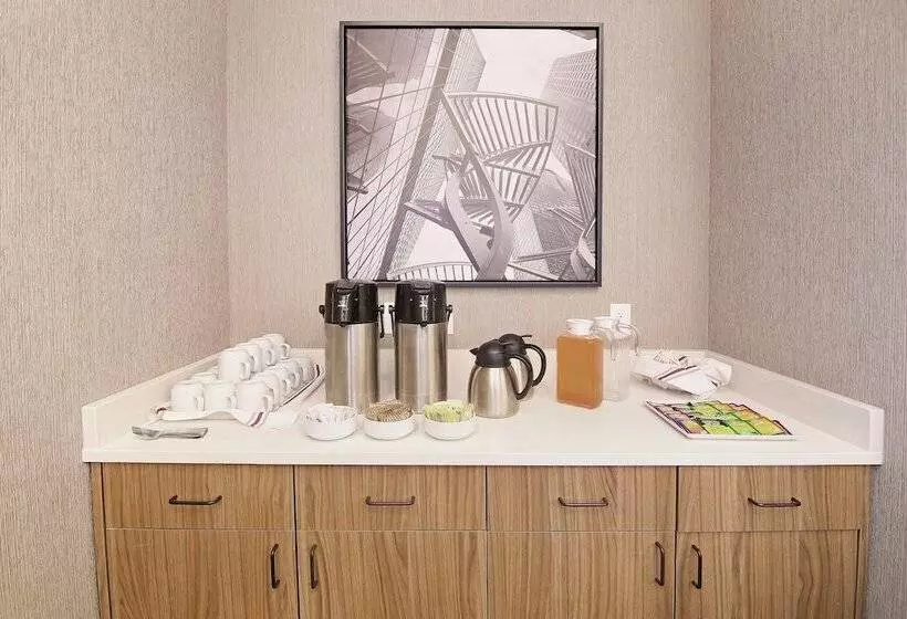 Holiday Inn Hotel & Suites   Calgary Airport North, An Ihg