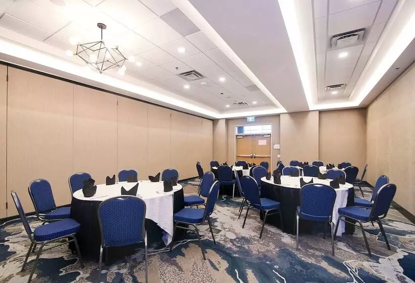 Holiday Inn Hotel & Suites   Calgary Airport North, An Ihg