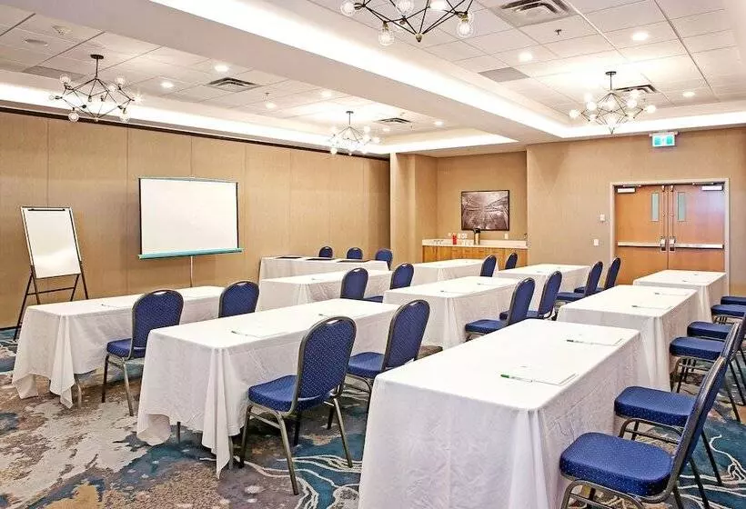 Holiday Inn Hotel & Suites   Calgary Airport North, An Ihg