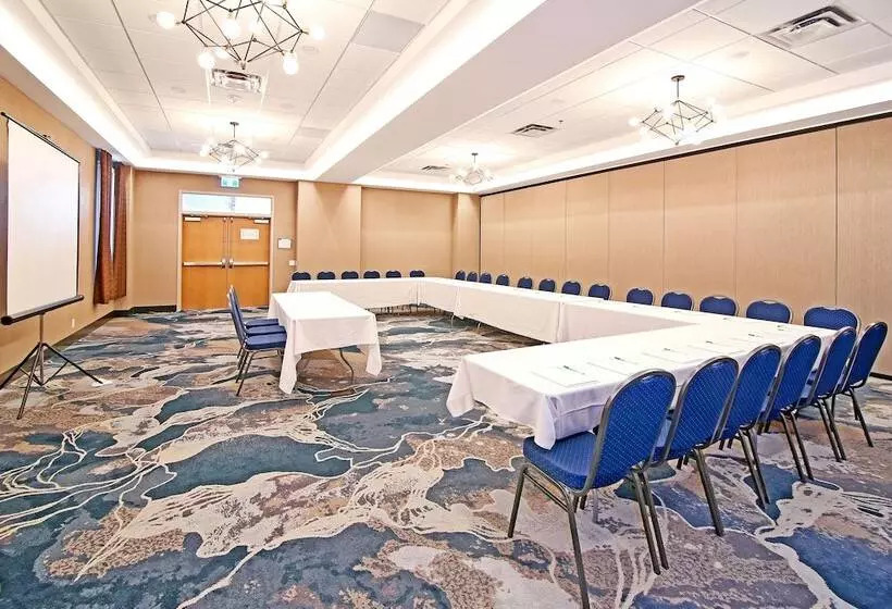 Holiday Inn Hotel & Suites   Calgary Airport North, An Ihg