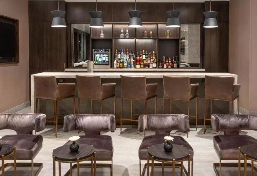 Hotelli Holiday Inn Boston Logan Airport   Chelsea, An Ihg