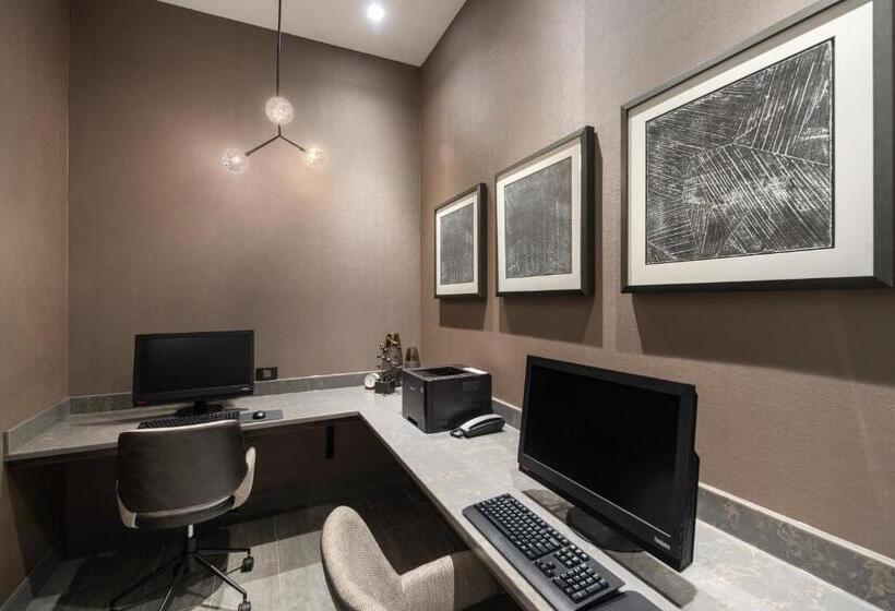 هتل Holiday Inn Boston Logan Airport Chelsea, An Ihg