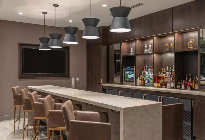 Hotelli Holiday Inn Boston Logan Airport   Chelsea, An Ihg