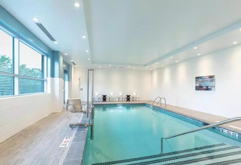 Hotelli Holiday Inn Boston Logan Airport   Chelsea, An Ihg