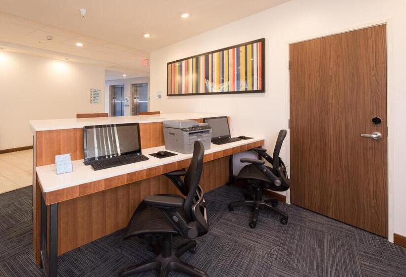 فندق Holiday Inn Express & Suites Kalamazoo West, An Ihg