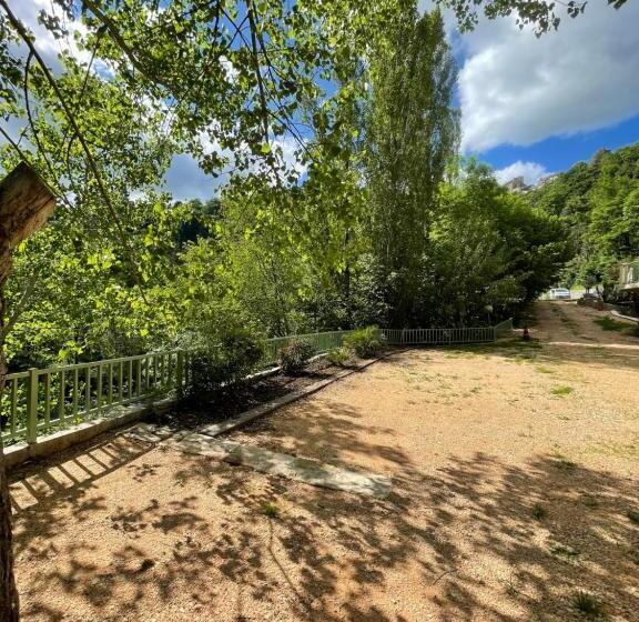 فندق Hôtel Le Moulin D'olt