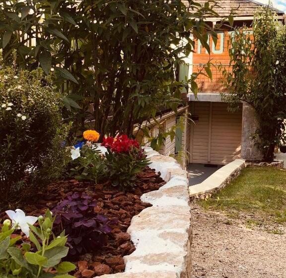 فندق Hôtel Le Moulin D'olt