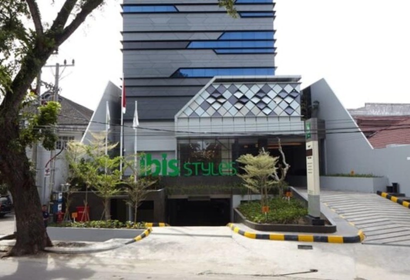 בית מלון כפרי Ibis Styles Medan Pattimura