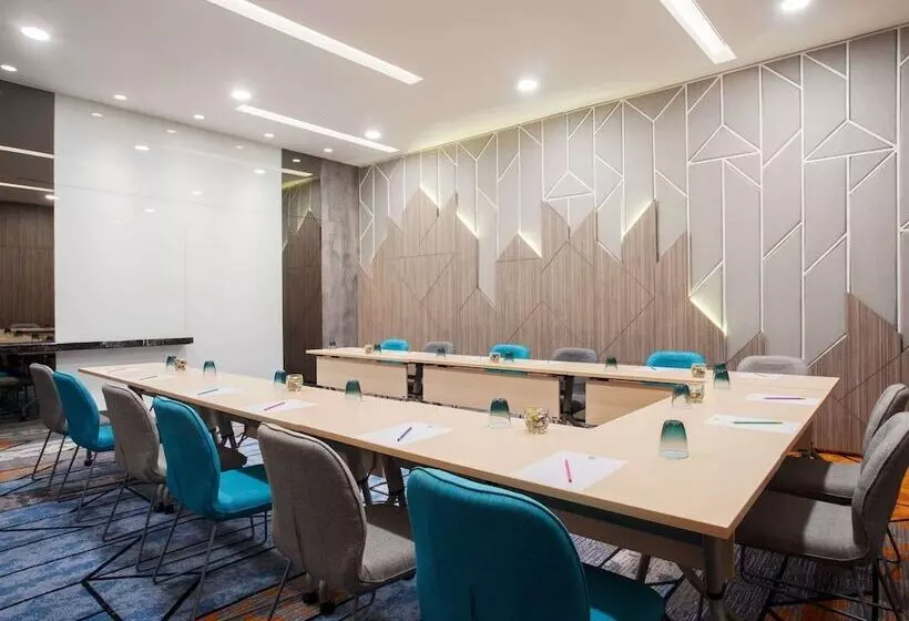 هتل Ibis Styles Medan Pattimura