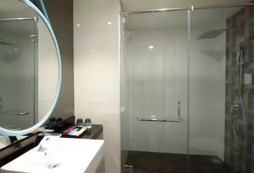 هتل Ibis Styles Medan Pattimura