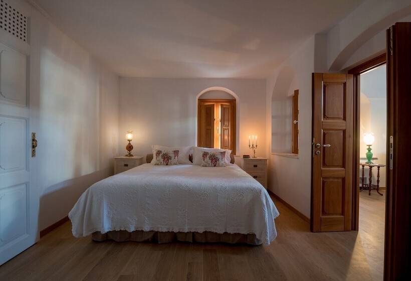 Hotel Lotus Cave Villa