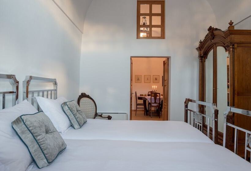 Hotel Lotus Cave Villa