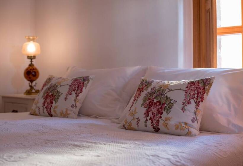 Hotel Lotus Cave Villa