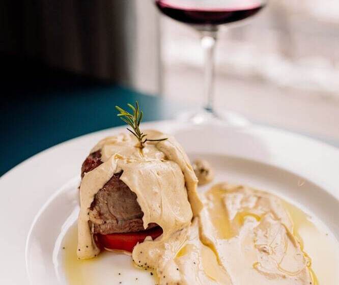 هتل Mercure Almaty City Center