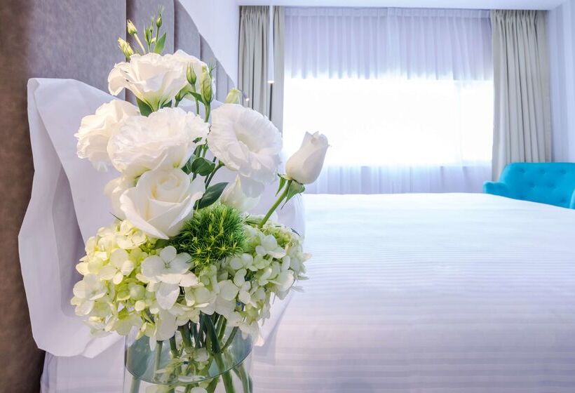 فندق NH Puebla Finsa