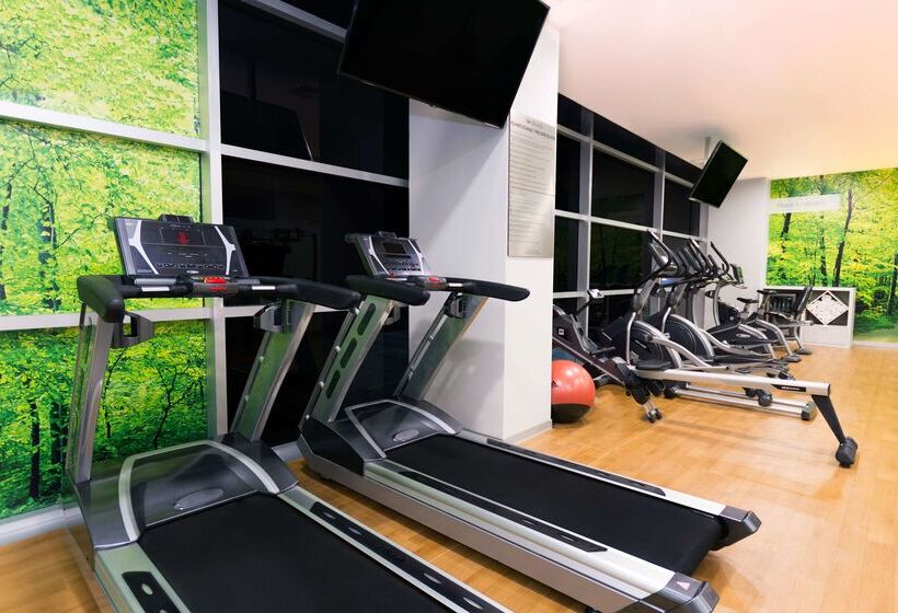 فندق NH Puebla Finsa