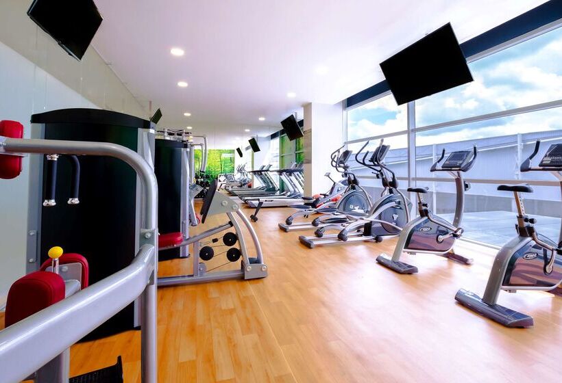 فندق NH Puebla Finsa