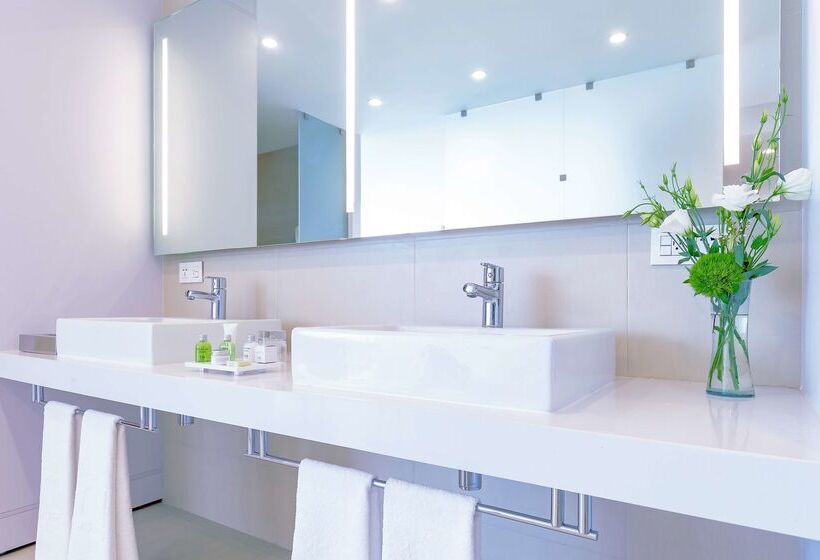 فندق NH Puebla Finsa