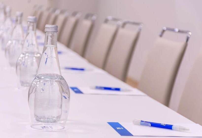 فندق NH Puebla Finsa