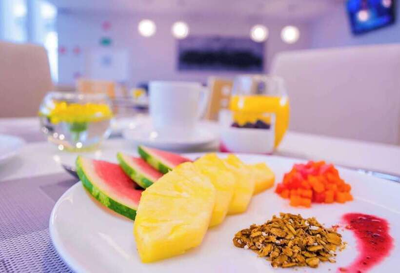 فندق NH Puebla Finsa