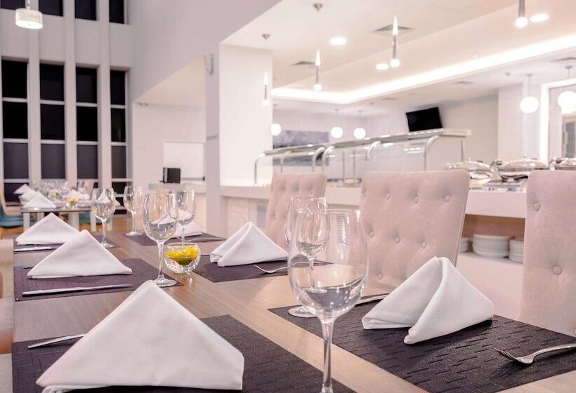 فندق NH Puebla Finsa