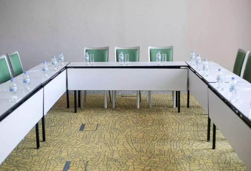هتل Park Inn by Radisson Kigali