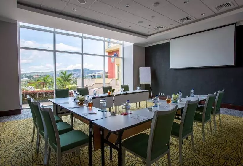 هتل Park Inn by Radisson Kigali