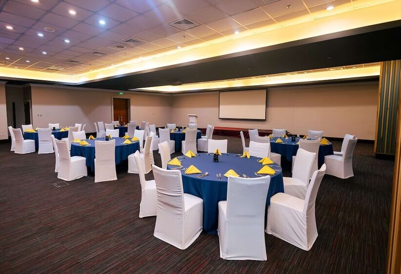 هتل Park Inn by Radisson Kigali