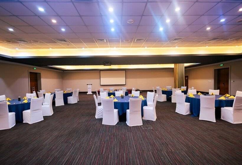 هتل Park Inn by Radisson Kigali