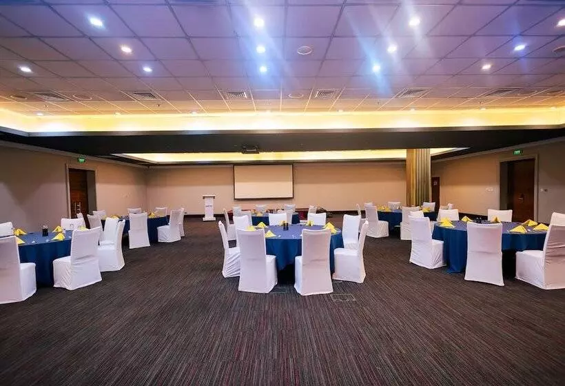 هتل Park Inn by Radisson Kigali