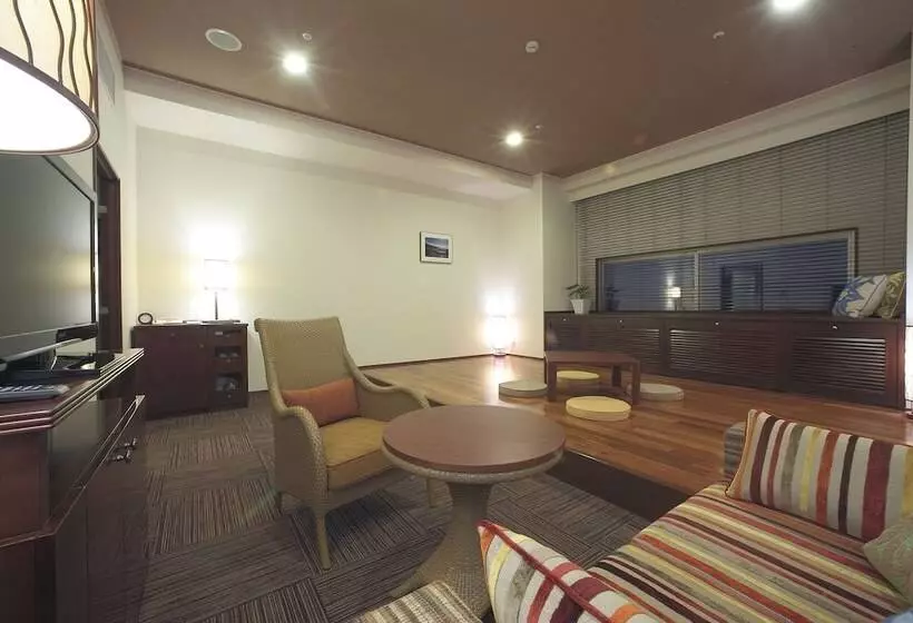 Hotelli Spa Resort Hawaiians Monolith Tower