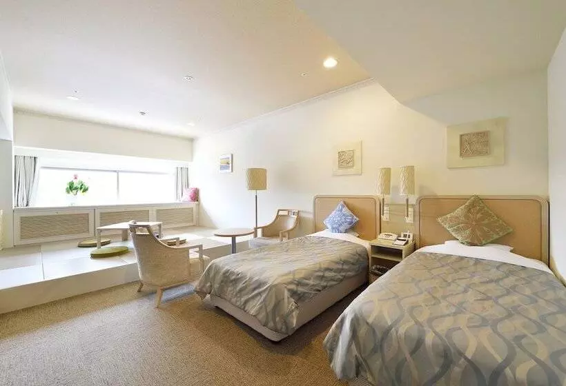 Hotelli Spa Resort Hawaiians Monolith Tower