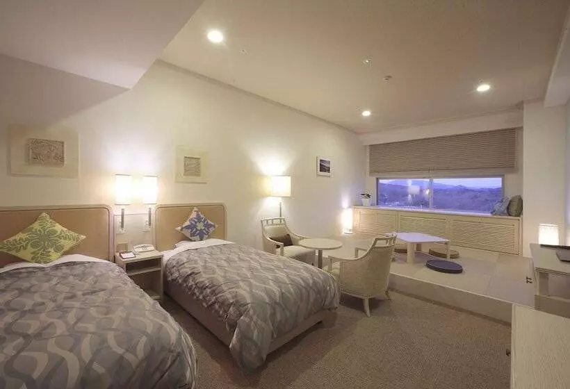 Hotelli Spa Resort Hawaiians Monolith Tower