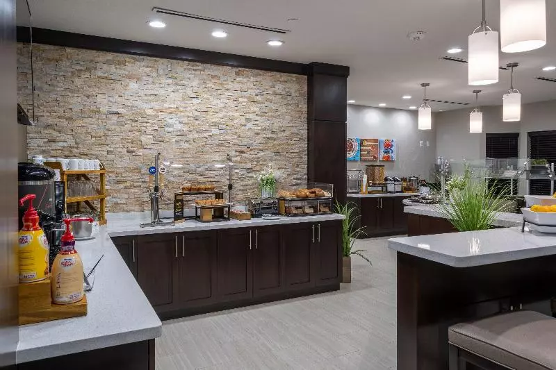 Hotelli Staybridge Suites Houston East   Baytown, An Ihg