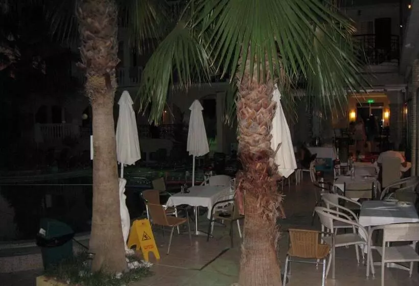 Zante Plaza Hotel & Apartments