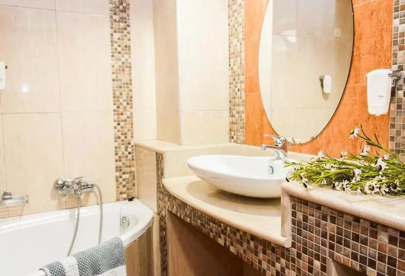 Zante Plaza Hotel & Apartments