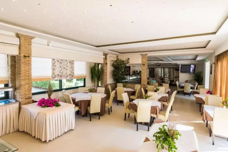 Zante Plaza Hotel & Apartments