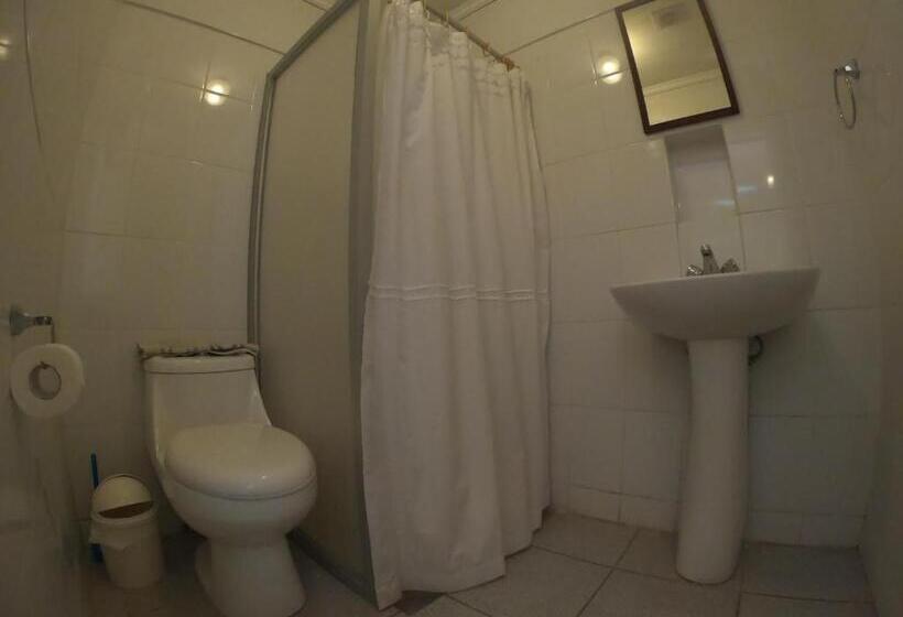 هاستل Hostal Michel