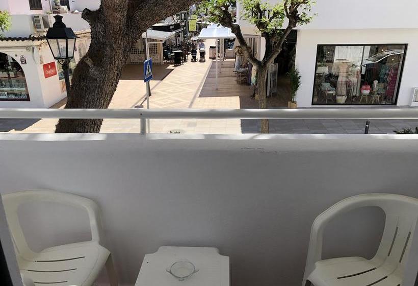 Hostal De La Caravel.la