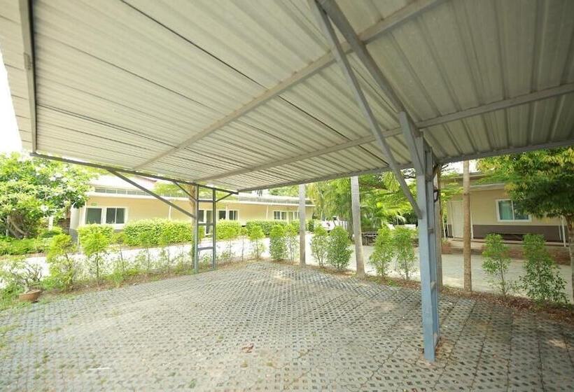 هتل Baan Sabuy Jung