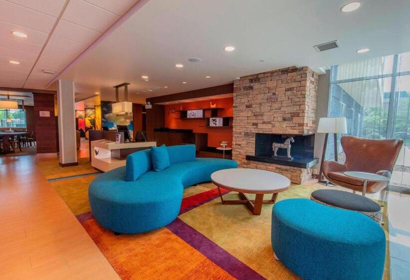Отель Fairfield Inn & Suites By Marriott Atlanta Woodstock